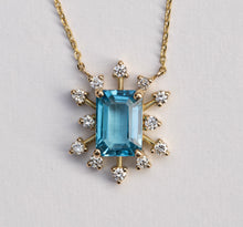 Load image into Gallery viewer, Snowflake Necklace
